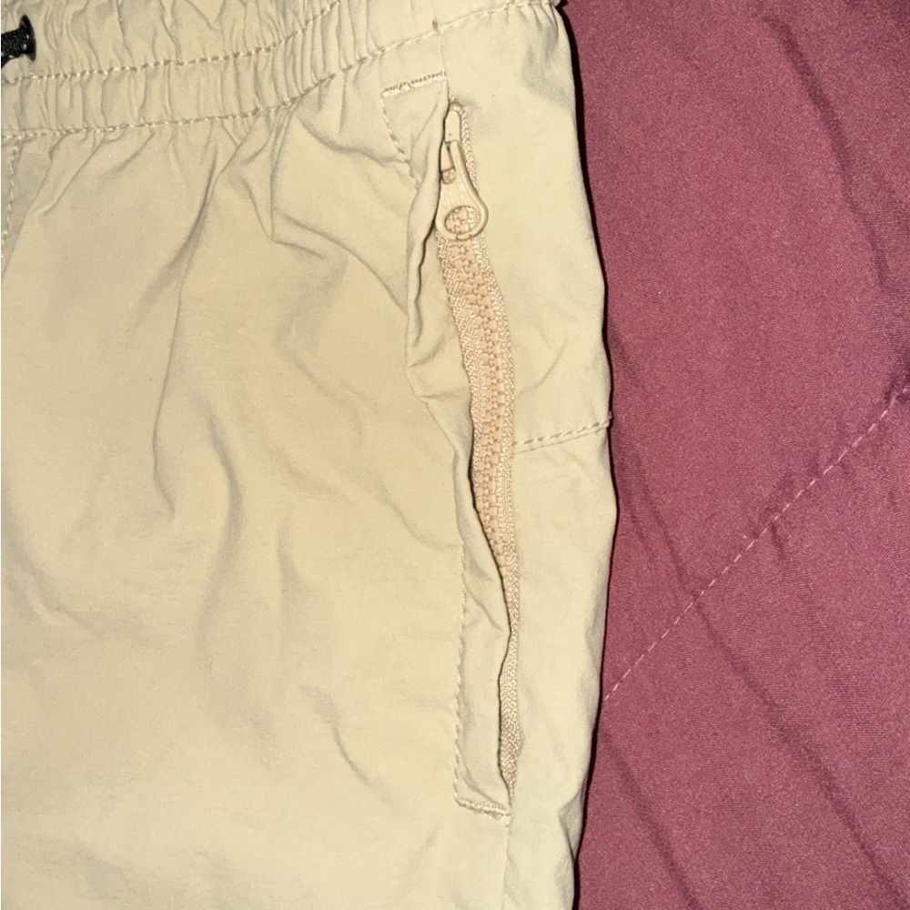 Gap kids Beige Shorts with Black Drawstring - Picture 3 of 5